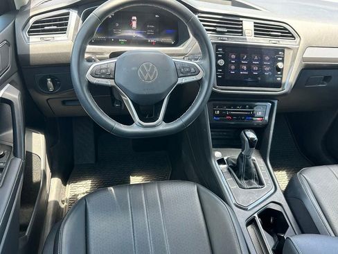 Used 2023 Volkswagen Tiguan SE FWD image 8