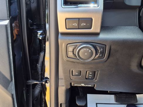Used 2021 Ford F250 Platinum w/ Tremor Off-Road Package AWD/4WD image 24