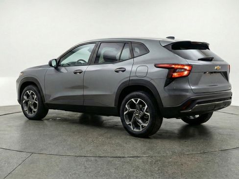 Used 2025 Chevrolet Trax LT image 6