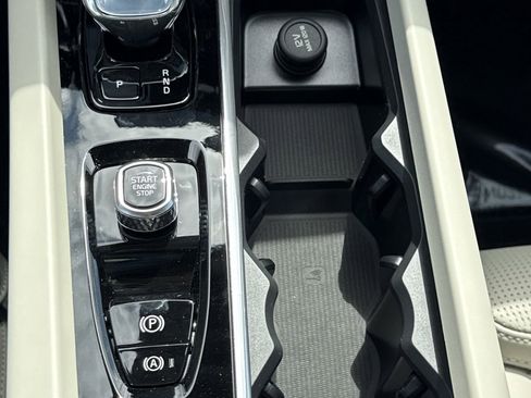 New 2026 Volvo XC60 T8 Ultra w/ Protection Package Premier AWD/4WD image 28