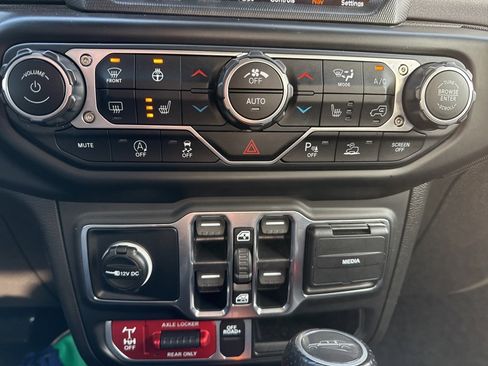 Used 2021 Jeep Gladiator Mojave image 15