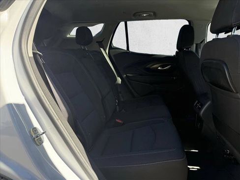 Used 2022 GMC Terrain SLE w/ Driver Convenience Package image 17