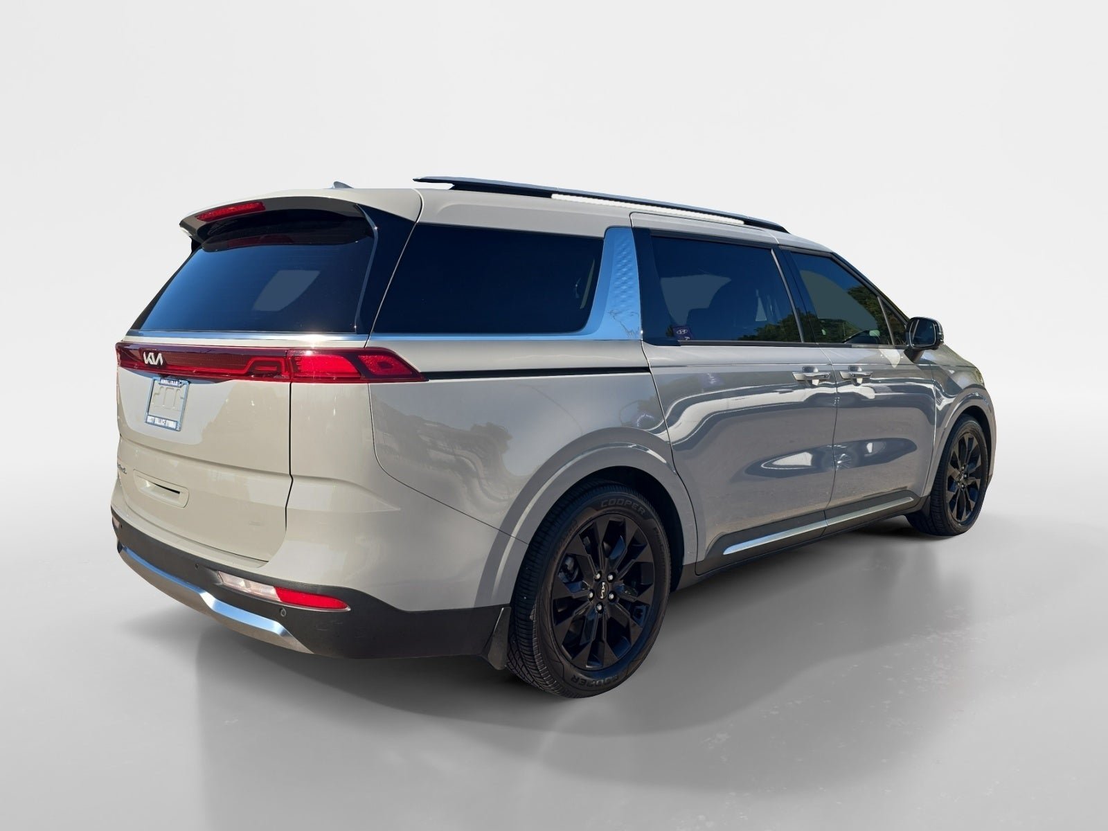 Used 2022 Kia Carnival SX Prestige FWD image 3