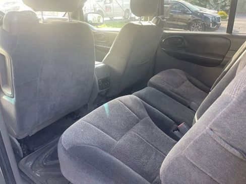 Used 2004 Chevrolet TrailBlazer 4WD w/ LT Package 1 image 9