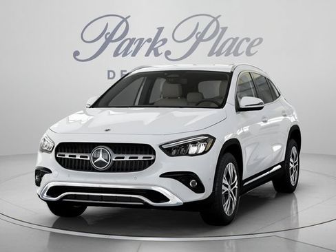 Used 2025 Mercedes-Benz GLA 250 4MATIC image 36