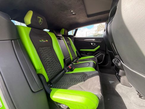 Used 2021 Lamborghini Urus image 23
