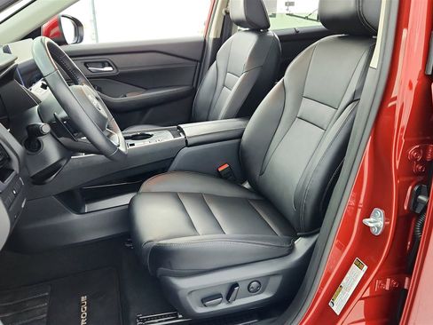 Used 2024 Nissan Rogue SL w/ SL Premium Package image 10