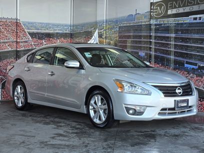 Used 2014 Nissan Altima 2.5 SV w/ Convenience Package