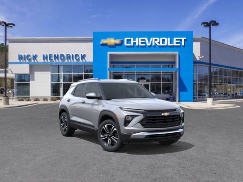 New 2026 Chevrolet TrailBlazer LT w/ LPO, Blackout Package image 2
