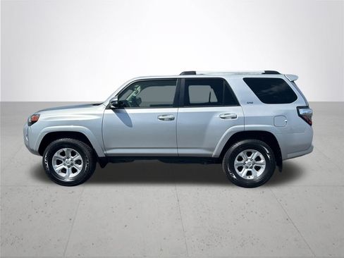 Used 2024 Toyota 4Runner SR5 Premium w/ Moonroof Package AWD/4WD image 10