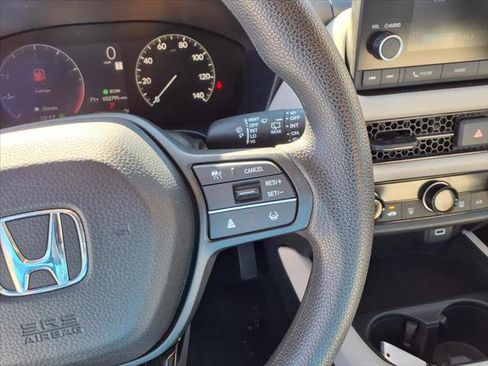 Used 2023 Honda HR-V LX image 17