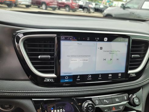 Used 2026 Chrysler Pacifica Select FWD image 19