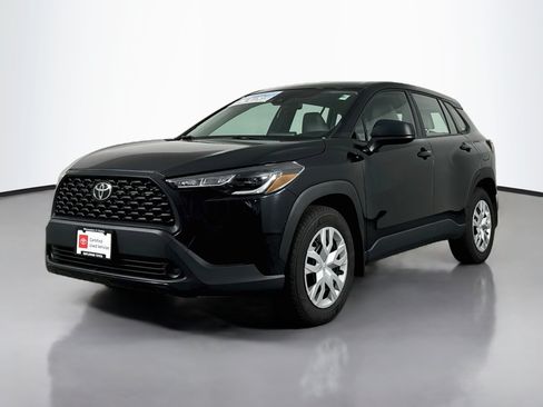 Certified 2022 Toyota Corolla Cross L AWD/4WD image 3