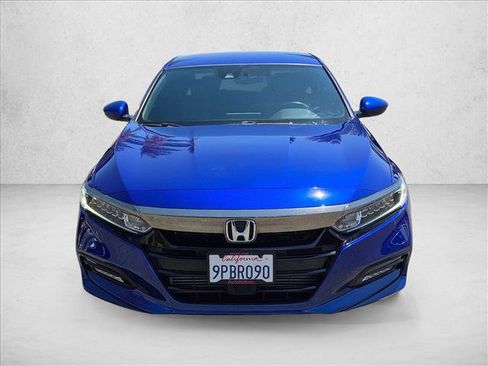 Used 2018 Honda Accord Sport image 2