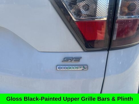 Used 2017 Ford Escape SE w/ SE Sport Appearance Package image 7