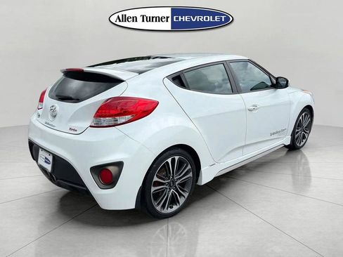 Used 2016 Hyundai Veloster Turbo FWD image 4