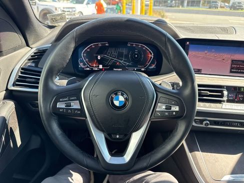 Used 2022 BMW X5 xDrive40i w/ Premium Package image 40