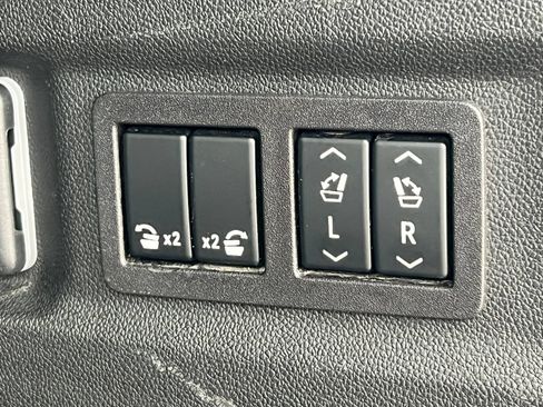 Used 2023 GMC Yukon XL Denali AWD/4WD image 50