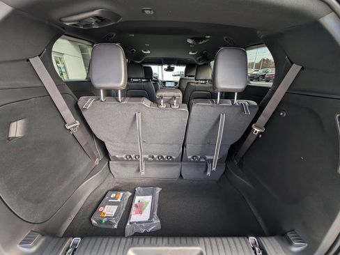 New 2026 Chrysler Pacifica Select image 11