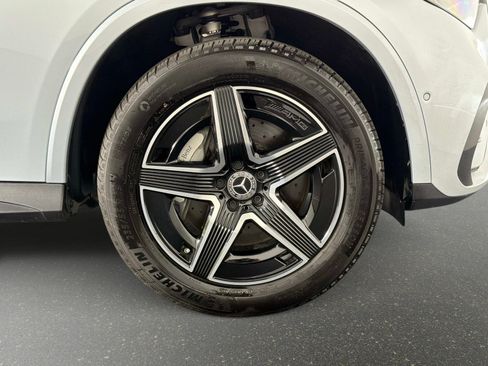 Used 2025 Mercedes-Benz GLC 300 4MATIC w/ AMG Line image 21