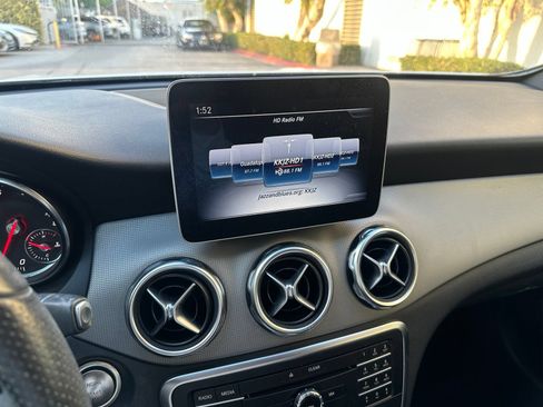 Used 2019 Mercedes-Benz GLA 250 4MATIC image 5