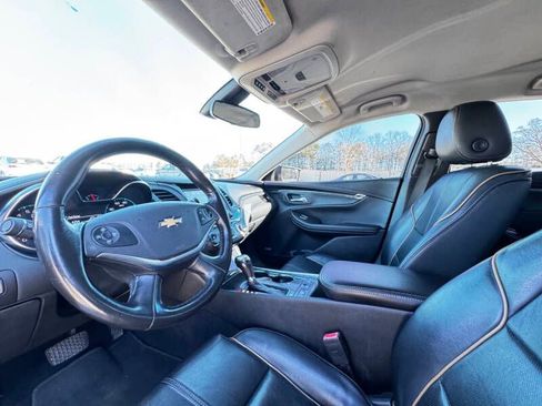 Used 2019 Chevrolet Impala Premier FWD image 12