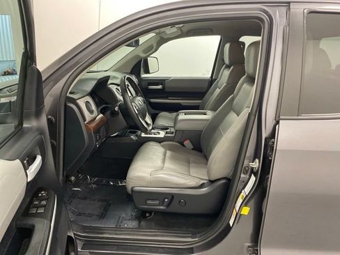 Used 2018 Toyota Tundra Limited w/ Limited Premium Package AWD/4WD image 11