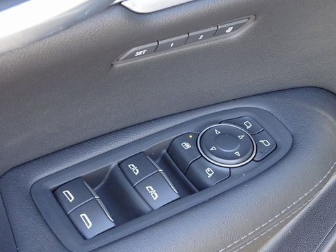 Used 2025 Cadillac XT5 Premium Luxury image 14