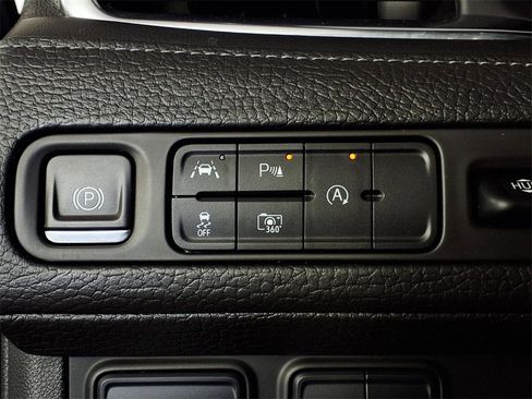 Used 2023 GMC Yukon XL Denali image 19