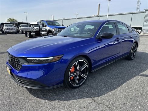 Used 2024 Honda Accord Sport image 9