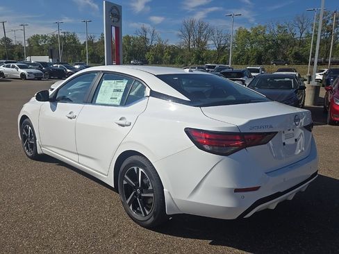 New 2025 Nissan Sentra SV image 5