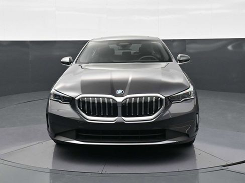 New 2026 BMW 530i RWD image 2