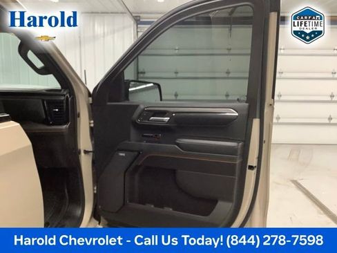 Used 2022 GMC Sierra 1500 AT4 w/ AT4 Preferred Package image 10