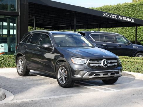 Used 2022 Mercedes-Benz GLC 300 image 2