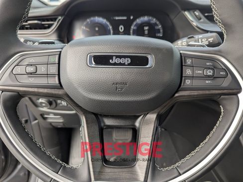 New 2026 Jeep Grand Cherokee Limited w/ Luxury Tech Group II AWD/4WD image 14