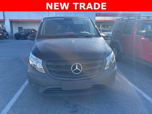 Used 2019 Mercedes-Benz Metris Passenger image 2
