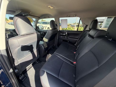 Used 2022 Toyota 4Runner TRD Off-Road Premium AWD/4WD image 21