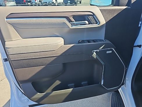 New 2026 GMC Sierra 1500 SLT image 10