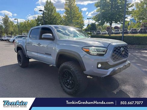 Used 2020 Toyota Tacoma TRD Off-Road w/ TRD Premium Off Road Package AWD/4WD image 1