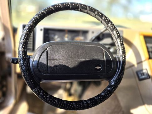 Used 1994 Chevrolet G20 image 18