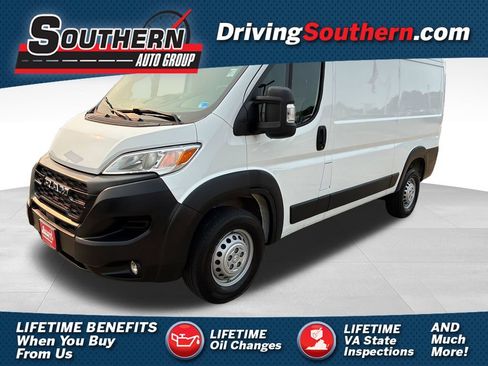 Used 2025 RAM ProMaster 2500 w/ Convenience Group FWD image 1