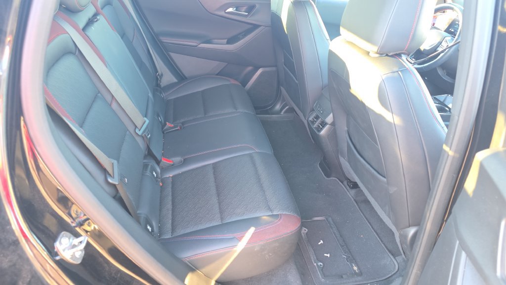 Used 2025 Chevrolet Equinox RS w/ Safety and Technology Package FWD image 14