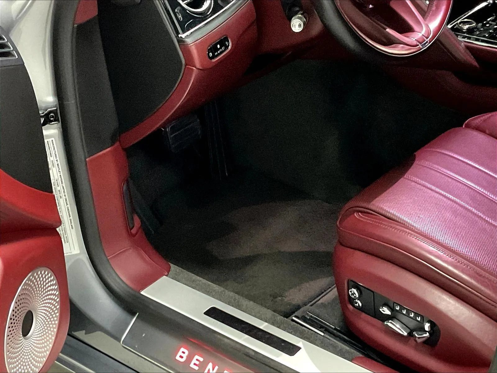 Used 2021 Bentley Flying Spur V8 AWD/4WD image 40