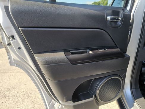 Used 2017 Jeep Patriot High Altitude image 29