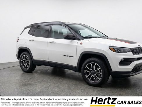 Used 2025 Jeep Compass Trailhawk AWD/4WD image 1