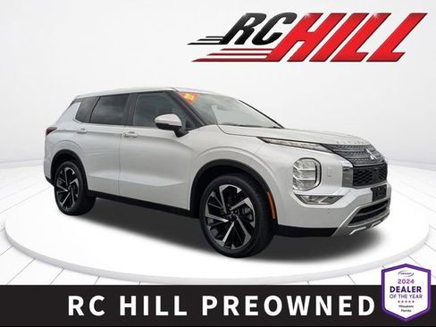 Used 2022 Mitsubishi Outlander SE image 1