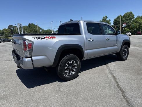 Used 2020 Toyota Tacoma TRD Off-Road w/ Technology Package AWD/4WD image 4