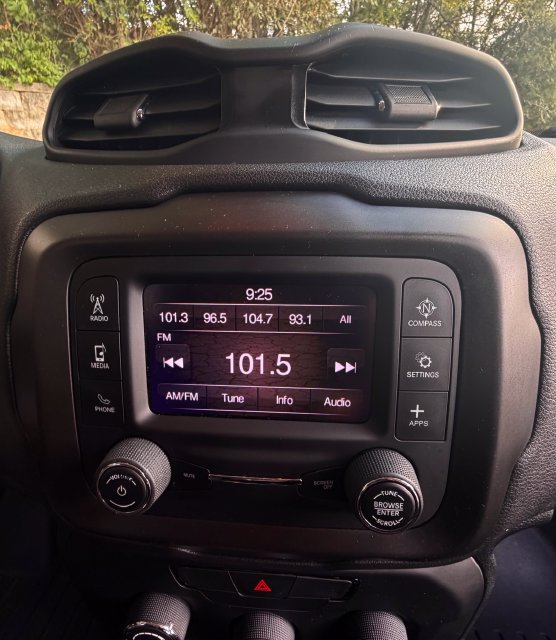 Used 2020 Jeep Renegade Sport FWD image 26