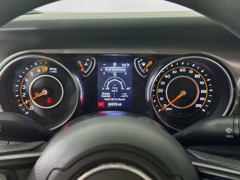 Used 2023 Jeep Gladiator Sport AWD/4WD image 12