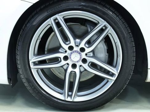 Used 2017 Mercedes-Benz E 300 image 8